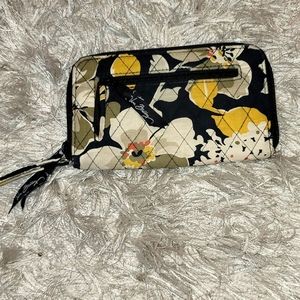Vera Bradley Black, Yellow & Cream Quilted Wristlet Clutch